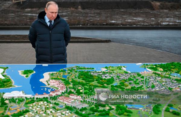 Президент России Владимир Путин посетил развивающийся в Тверской области туристический кластер «Волжское море»